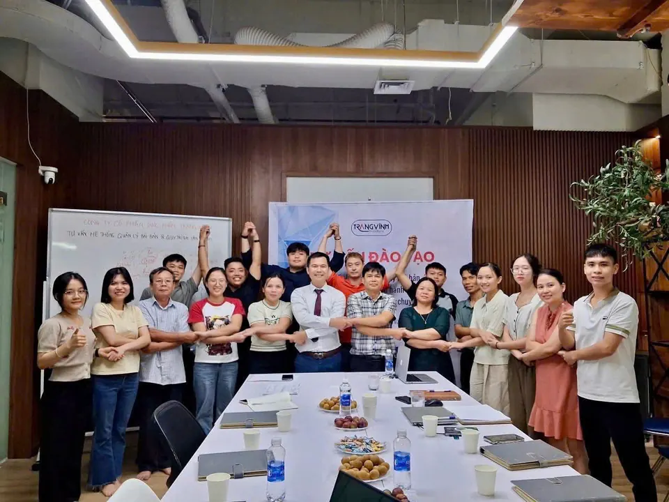 Toàn cảnh buổi đào tạo thuộc dự án tư vấn, xây dựng và chuyển giao hệ thống quản lý vận hành tại Dược phẩm Trang Vinh.