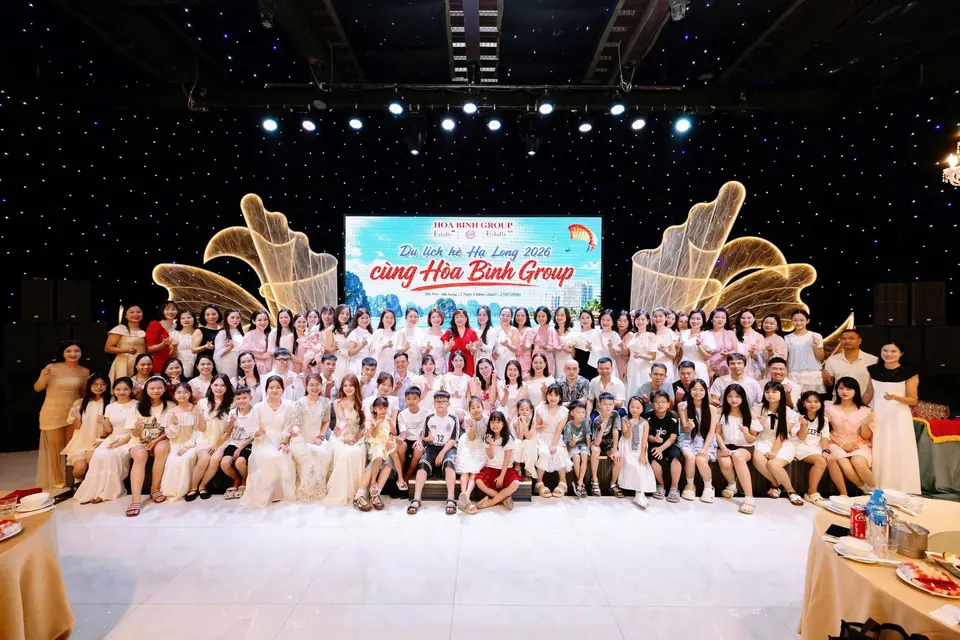Hòa Bình Group hoạt động trong lĩnh vực nhập khẩu và phân phối mỹ phẩm.