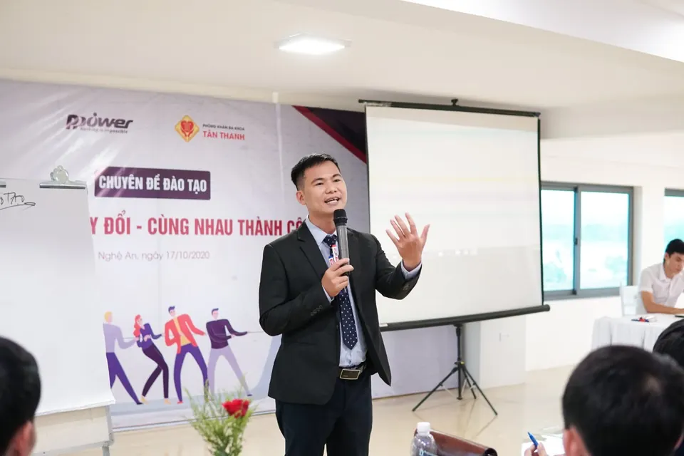 Chuyên gia Mai Trọng Nguyên trong buổi tư vấn đào tạo Chuỗi PKĐK Tân Thanh